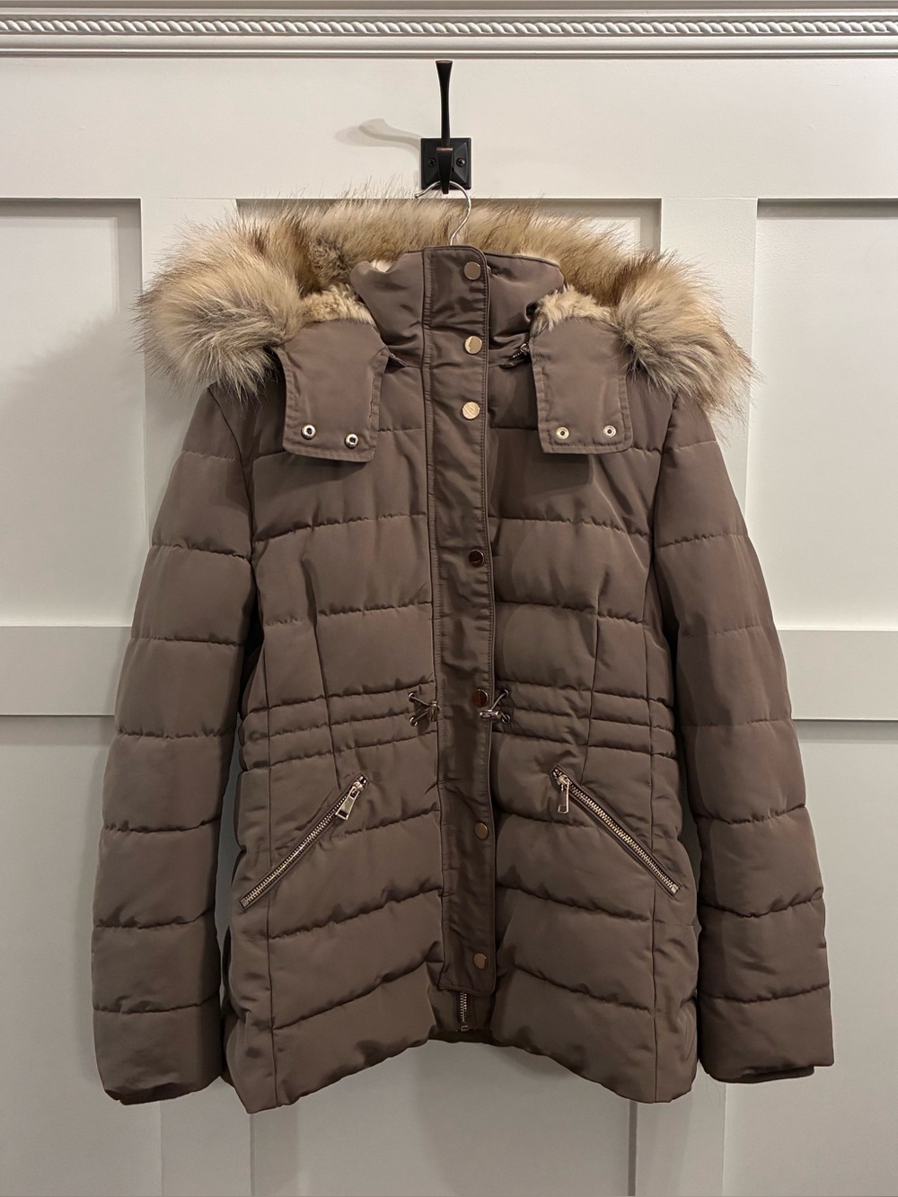NWOT Zara Faux Fur Trimmed Puffer Jacket in Light Olive Size M/L See Size Notes